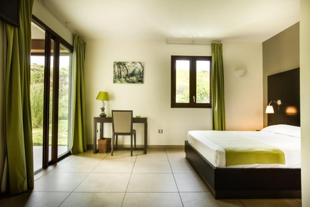 Tama Hotel Saint-Gilles-les Bains Esterno foto